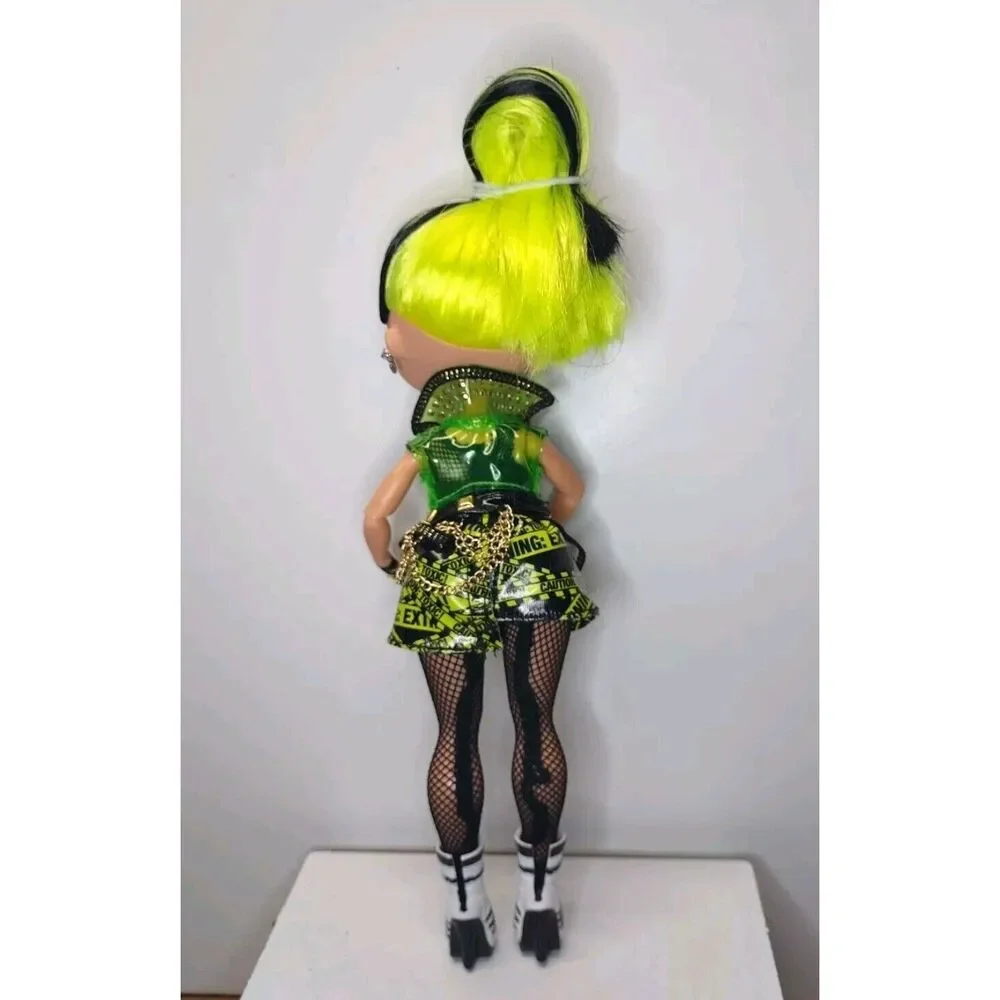 LOL Surprise OMG Remix Yellow Hair Rock Fame Queen Doll Play READ DESCRIPTION